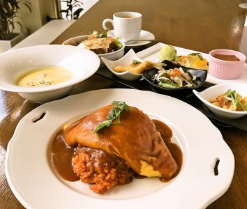 ウフウフ オムライスランチ ペアお食事券