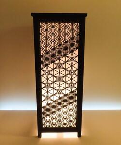 レーザー行灯「趣」Lサイズ 竜胆と八重麻の葉組子デザイン 和紙貼り 高さ65cm LED電球付き