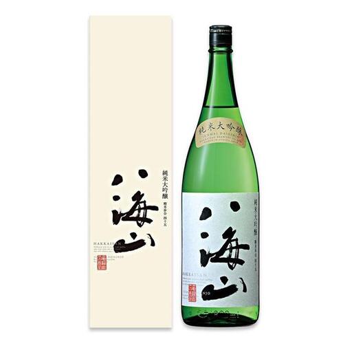 純米大吟醸 八海山 1800ml 専用化粧箱入り【八海山 純米大吟醸 一升瓶 1本 日本酒 1800ml 箱入り 新潟 地酒 厳選 晩酌 熱燗 お酒 酒 さけ お中元 お歳暮 贈答】