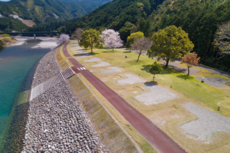 とっておきのアウトドアフィールド「キャンプinn海山 宿泊割引券」[AA29]