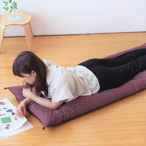 【 洛中高岡屋 】うたた寝にちょうどいい寛ぎのアイテム　カバータイプごろ寝敷きふとん＜ゆったりサイズ＞（パープル系）