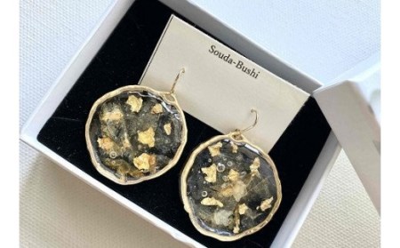 サークルピアス（ラメ風宗田節入りのレジンアクセサリー）【R00501】