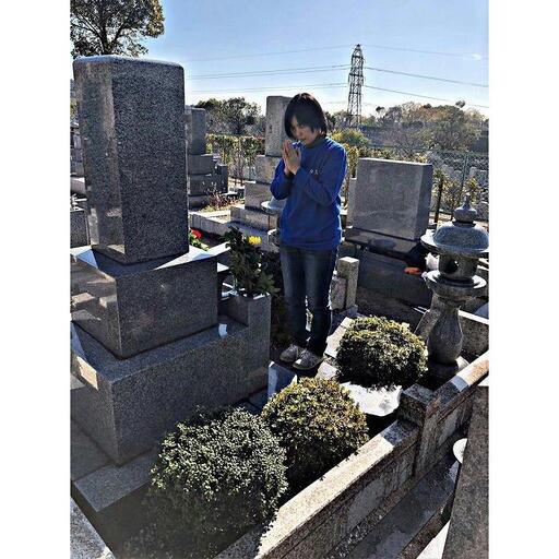 《神戸市内霊園限定》 お花屋さんが行う、お墓参り代行サービス 仏花・写真付き報告書