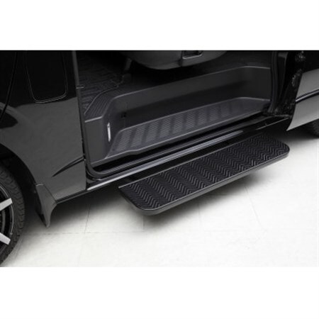 トーシンテックの自動車用乗降補助部品 ハイエース用ステップ