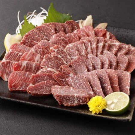 【カナダ産国内肥育】熊本直送　馬刺し　大トロ300g(益城町)【配送不可地域：離島】【1383618】