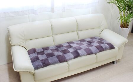 奈良 (株)マスダ製 ムートン長座布団 チェック柄 ネイビー 40cm×120cm/ ムートン 羊毛皮 羊毛 スプリングラム 100%使用 座布団 ラグ インテリア オールシーズン 通年 贈り物 プレゼント 誕生日 記念日 株式会社マスダ 奈良県 宇陀市 ふるさと納税