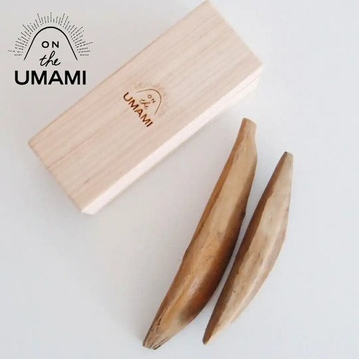 UMAMI 鰹節削り器 本枯鰹節（2本） セット 桐 青紙×白樫 045S004