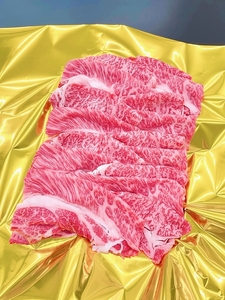 冷凍 松阪牛 肩ロース すき焼き 800g / 瀬古食品 ふるさと納税 牛肉 松阪肉 名産 ブランド 霜ふり本舗 牛肉 お肉 肉 和牛 黒毛和牛 国産 国産牛 松阪牛 すき焼き ブランド牛 ご自宅用 家庭用 ギフト 贈答 産地直送 松阪 三重県 大台町 (370)