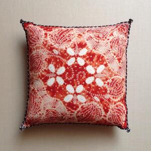 南部しぼり 茜染 どくだみ文様 クッションカバー 1枚 草紫堂 南部茜染 小物 インテリア インテリア雑貨 正絹真綿紬使用 シンプル 裏地付き 伝統工芸 工芸品 伝統工芸品 日本製 シルク 絹 ハンドメイド 手染め 染め物 染物 和風 和室 岩手県 盛岡市 東北 岩手 盛岡 有限会社草紫堂