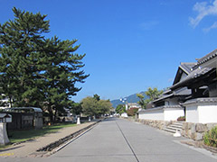 海辺の城下町でいにしえの歴史に触れる