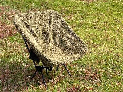 赤外線を吸収して暖かくなる難燃ボアのチェアカバーSサイズ_カーキー[G0512]