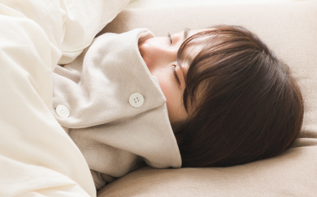 cumuco(クムコ)8重織ガーゼ ネックウォーマー(ボタン付き)_はいいろ[G0437]