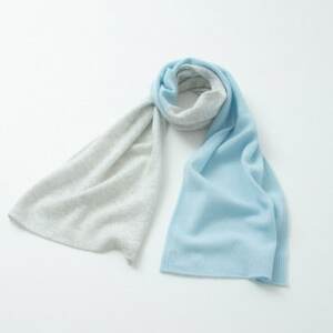 天使の2色マフラー(ライトグレー×ベビーブルー)_装飾品・工芸品 マフラー・手袋 服飾小物 _