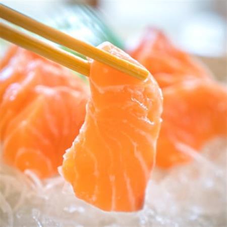 名水で育まれた 『甲斐サーモン』お刺身サーモン冷凍便 500g (7〜8人前)[配送不可地域:離島]