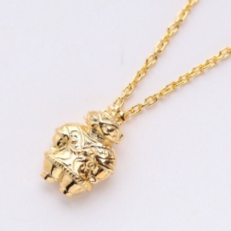 縄文の神秘を身にまとうK18製 コメ遮光器土偶ネックレス 700-086[配送不可地域:離島・沖縄県]