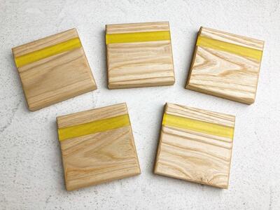 エポキシレジンと天然木のコースター5枚セット(イエロー)