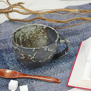信楽焼 陶器製 丸型スープカップ (黒雹)