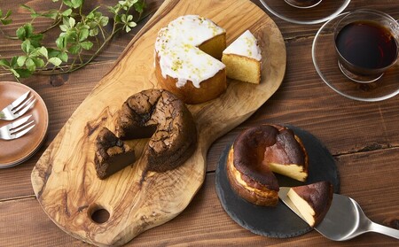名古屋コーチンの卵を使用したバスクチーズケーキ&レモンパウンドケーキ&ほうじ茶ショコラセット [057M17] 名古屋コーチン 卵 バスクチーズケーキ 280g レモンパウンドケーキ 260g ほうじ茶ショコラ 240g 各 10cm 焼き菓子 ケーキ チーズケーキ 米粉 グルテンフリー 冷凍 スイーツ デザート 愛知県 小牧市 送料無料