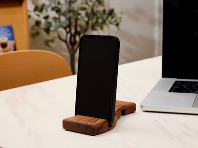 ウェーブ型木製スマホスタンド Wave wood mobile phone stand [087Y12] 天然木 スマートフォンスタンド 卓上スタンド 充電対応 在宅ワーク デスク周り インテリア雑貨 ナチュラルデザイン 小牧市 送料無料