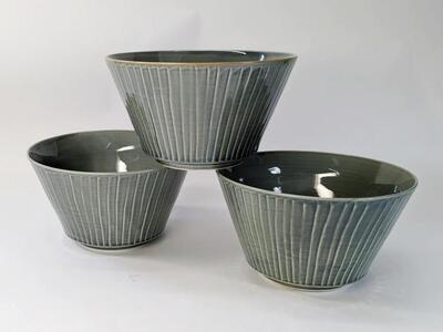 [波佐見焼]φ16センチの手彫りのボウル3個組 草林彫 [西海陶器] 5 11111