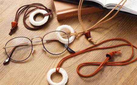 コットン糸の メガネホルダー 1個 ハンドメイド 眼鏡 眼鏡ホルダー めがね コットン オシャレ 雑貨 小物 手芸 日用品