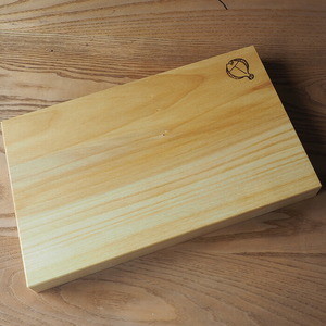 銀杏のまな板 耐水加工 (L32×W19×T2.8cm) 台所 キッチン 調理道具 調理 料理 日用品 銀杏材 銀杏 [opbs009][くにさき六郷舎]