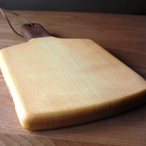 銀杏のまな板 角型手付き BW 耐水加工 (L40×W23×T2.8cm) 台所 キッチン 調理道具 調理 料理 日用品 銀杏材 銀杏 ブラックウォルナット [opbs013][くにさき六郷舎]