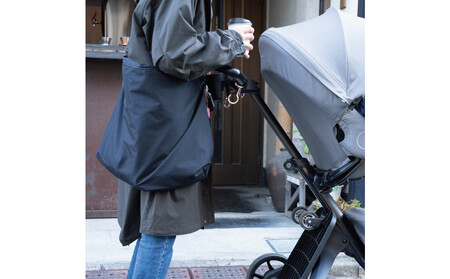 【無駄のないシンプルさ】大判ショルダーバッグ　UKIE　Super water repellent｜人気バッグ おすすめトート［ 無駄のないシンプル 大判ショルダーバッグ UKIE Super water repellent 撥水加工 軽量 バッグ トート 人気 おすすめ ギフト プレゼント お取り寄せ 通販 送料無料 ふるさと納税 ］