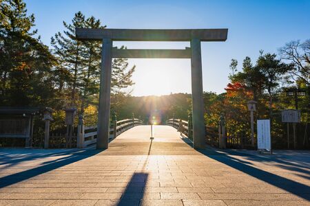 1746 プライベートガイドとめぐる伊勢神宮内宮・外宮「日本人の心をたどる伊勢の旅」1Day プラン(1名様)旅行 ツアー 伊勢 伊勢志摩 伊勢神宮 体験 博物館 チケット 旅 三重 食 日本 ガイド 文化 観光