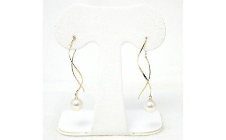 301 アコヤ真珠7.5mmピアス(K18)パール 宝石 アクセサリー ジュエリー 伊勢志摩 伊勢市 結婚式 入学式 ギフト 贈り物 フォーマル プレゼント 誕生日 本真珠 金