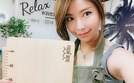 【FUCHI BITE】 スケール付き 木製まな板（青森ヒバ） 木製 青森ひば 青森ヒバ 木工品 卓上 国産 キッチン用品 キッチングッズ 調理器具 日用品 日用雑貨 アウトドア キャンプ カットボード カッティングボード