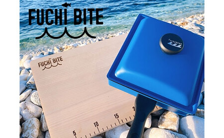 【FUCHI BITE】 スケール付き 木製まな板（青森ヒバ）・フタ付きワイドパンセット 木製 青森ひば 青森ヒバ 木工品 卓上 国産 キッチン用品 キッチングッズ 調理器具 日用品 日用雑貨 アウトドア キャンプ カットボード カッティングボード フライパン