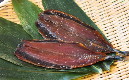 さんま味醂干し 2パック 独自調合 自社釜にて焚き上げた味醂ダレ使用[uosk0025]