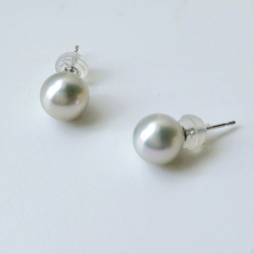 真珠 ピアス パール アクセサリー ジュエリー ファッション 7.5mm K14WG 国産 あこや 冠婚葬祭 慶事 誕生日 結婚式 記念日 お祝い 贈答用 贈り物 ギフト プレゼント 普段使い おしゃれ カジュアル 三重県 伊勢 志摩市 / カジュアルにフォーマルに大活躍、ナチュラルグレーのパールピアス & イヤリング ()