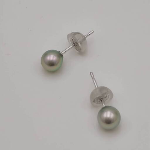 真珠 ピアス 4.5 mm K10WG アクセサリー パール ジュエリー 三重 伊勢 志摩 真珠 パール アコヤ アコヤ貝 あこや 冠婚葬祭 慶事 誕生日 結婚式 記念日 お祝い 贈り物 ギフト デイリーピアス、シルバーグレー4.5 mmのベビーパールピアス
