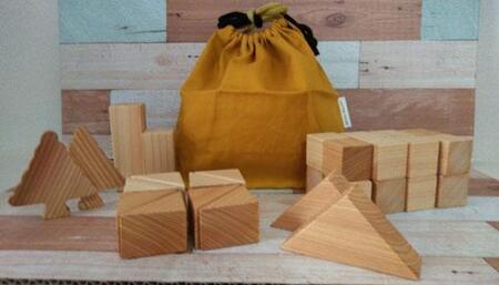 知育玩具 こだわりから生まれた木のおもちゃ つむつむ