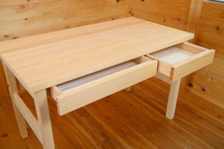 【G11】木の職人がつくる「尾鷲ヒノキの机」