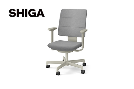 イトーキ SHIGA シガ 昇降脚 背トリプル ベースカラー:ペールオリーブ / 座面カラー:グレーC(KJ-517SEM-L4C5F)キャスター5本脚 [アンクルムーブ・シンクロロッキング / アジャスタブル肘 / 抵抗付きウレタンキャスター] 日本製 ワークチェア オフィスチェア 柴田文江氏デザイン[EI186W]