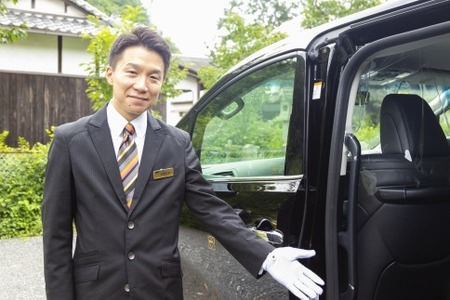 【MKハイヤー観光】【ミニバン3時間】ドライバーとめぐるとっておきの京都観光（3／21-6／20・10／1-11／30）［ 京都 観光 タクシー 専属 ドライバー 周遊 プラン 人気 おすすめ ハイヤー サービス 名所 巡り プライベート ツアー お取り寄せ 通販 送料無料 ふるさと納税 ］