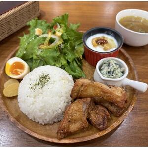 燻煙広場pace お食事券 ランチを楽しむカフェタイム、テイクアウトで燻製お土産にも