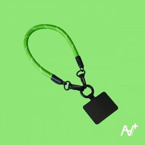 loops(黄緑) 普段使いのスマホ、キャンプや登山などのアウトドアでも大活躍のマルチストラップ