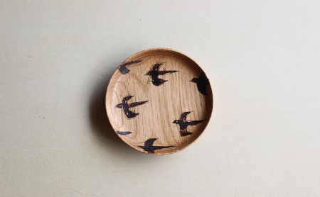 [宮内知子の木工作品]インテリアにも使える木工作家の漆で描いたお皿(小サイズ1枚)