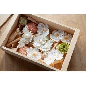 森の美しさを守る 与謝野ヒノキ木箱入りシルク100%つまみ細工ウエディングセット 京都丹後より