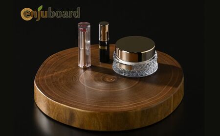 エンジュボード『お気に入りを美しく魅せる、木の舞台』