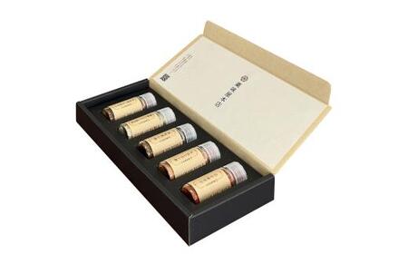 薬味詰合せ5本セットC(合せ唐辛子・柚子胡椒・もみじポン酢・赤味噌ごま唐辛子・燻製にんにく塩胡椒)[omad0006]