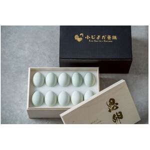 大切な人に贈る青い卵「恩卵」10個|平飼い自然養鶏・木箱入り|大阪府枚方市|ふじよだ養鶏[配送不可地域:離島]