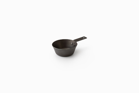 A301 ライクイット PAN-02オーブンでも使える鉄カップ350ml【フライパン 鉄 鉄鍋 藤田金属 like-it FUJITA ガス 直火 12cm 日本製 オーブン キャンプ アウトドア BBQ 町工場 職人 長持ち 国産 大阪府 八尾】