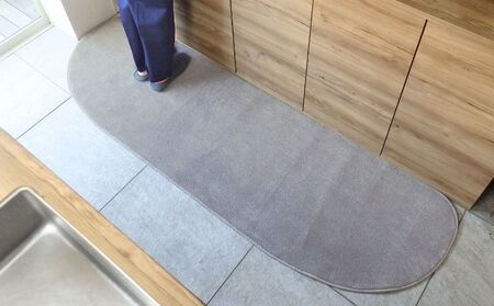 北欧風キッチンマット ラグマットタイプ 65×210cm ゆりかご型 シルバーグレー 抗菌防臭 SEK 織人しきもの屋工房