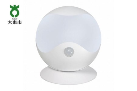 LEDセンサー付ライト　電球色・白色　防雨　電池式　PM-L750W