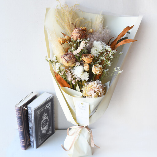 [母の日]プレミアムドライフラワー・ブーケ カフェオレ[お届け日:2026年5/4〜5/10 当店おまかせ ]母の日カード付き[ 母の日 ギフト アレンジ 花 贈り物 大阪府 門真市 ]